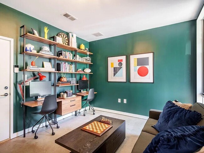 Building Photo - Premier 2BD, 2.5BA Downtown Raleigh Townho...