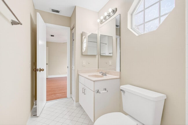 Building Photo - 10574 Wheelhouse Cir