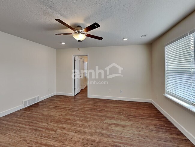 Building Photo - 2335 S Wild Horse Way