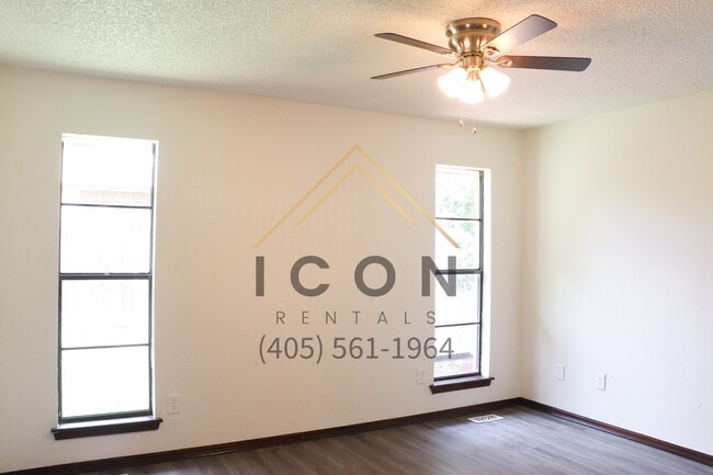 Building Photo - 3820 Southwind Ct