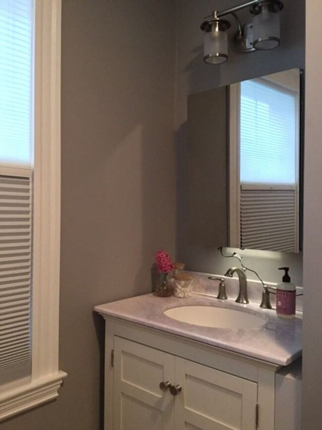 Building Photo - Breathtaking gorgeous 2bd unit in a quiet ...
