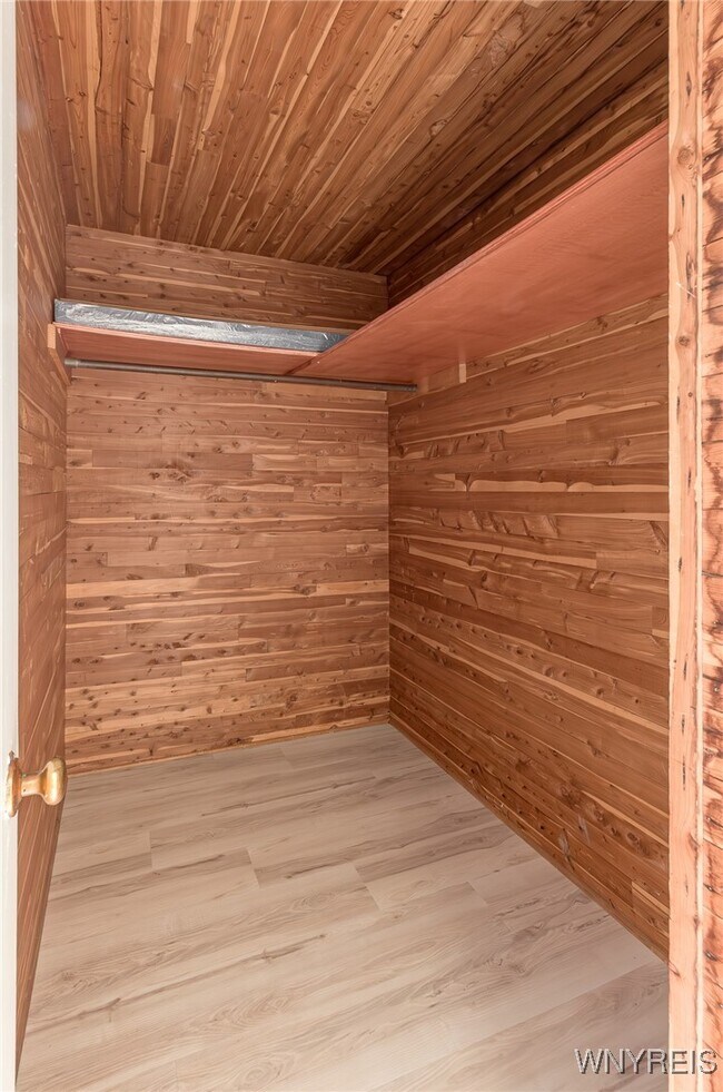 Building Photo - 273 Division St