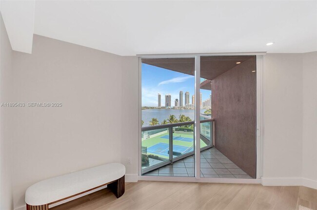 Building Photo - 3370 Hidden Bay Dr