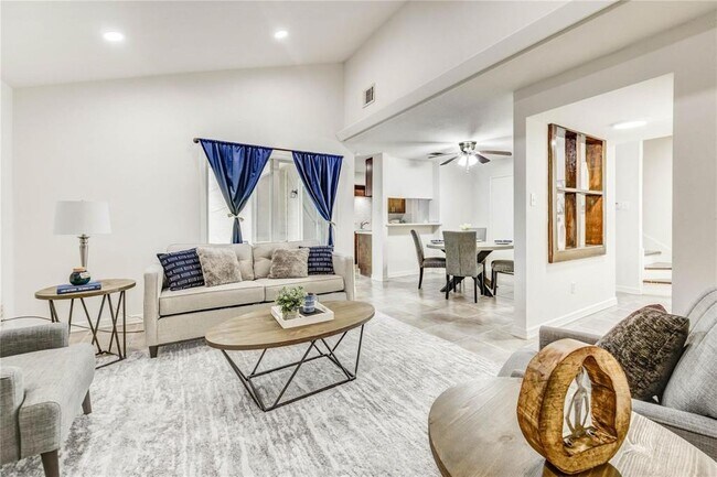 Building Photo - 10326 Bridgeland Ln