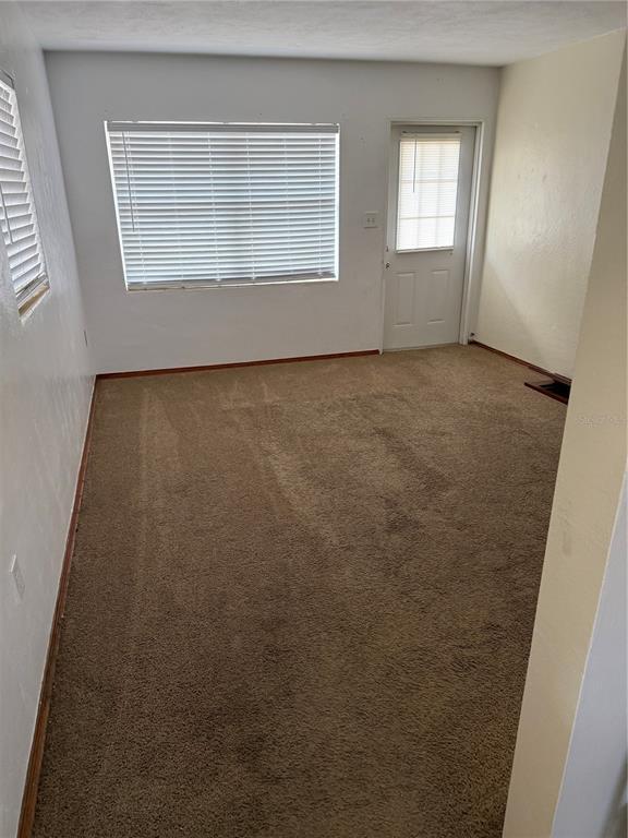 Building Photo - 1247 Lakeview Dr