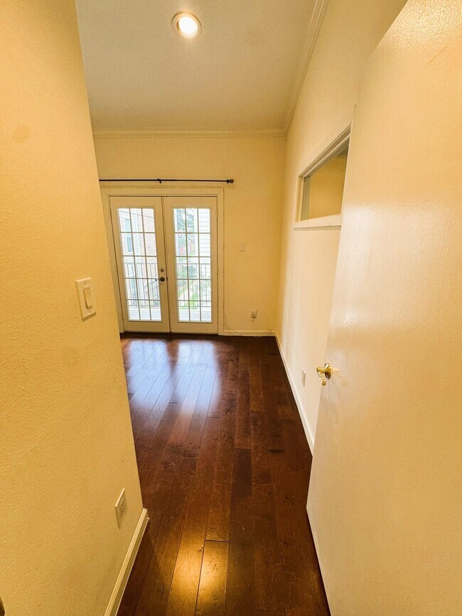 Building Photo - 2001 Bering Dr