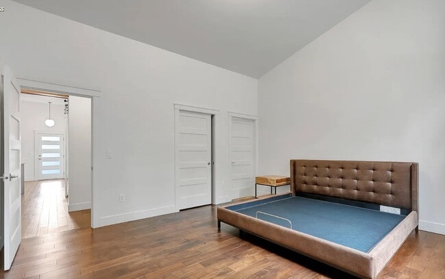 Building Photo - Beautiful Modern Condo in Rattlesnake