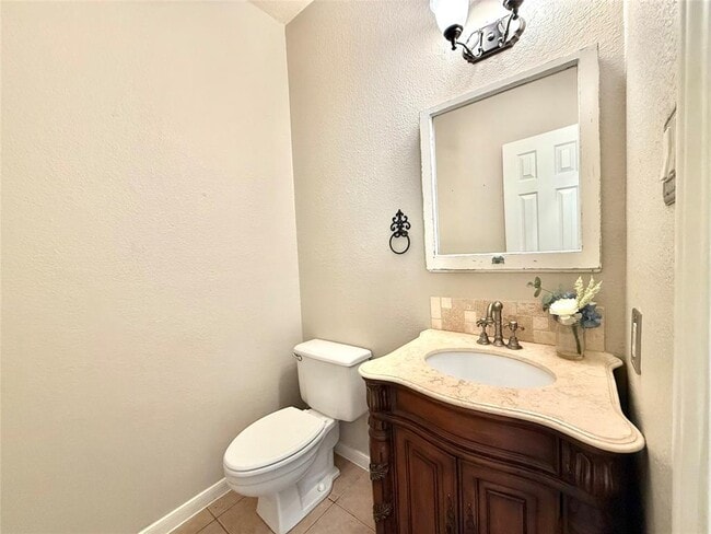 Building Photo - 626 Clarenda Falls Dr