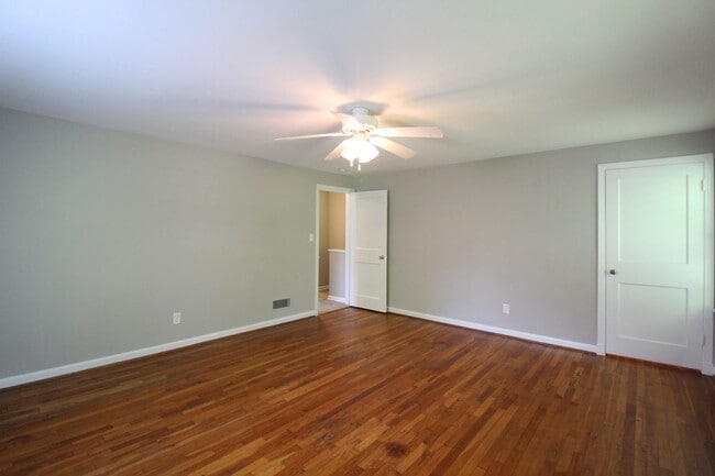 Building Photo - 2 Bedroom 1 Bath Duplex In The Waldo Area