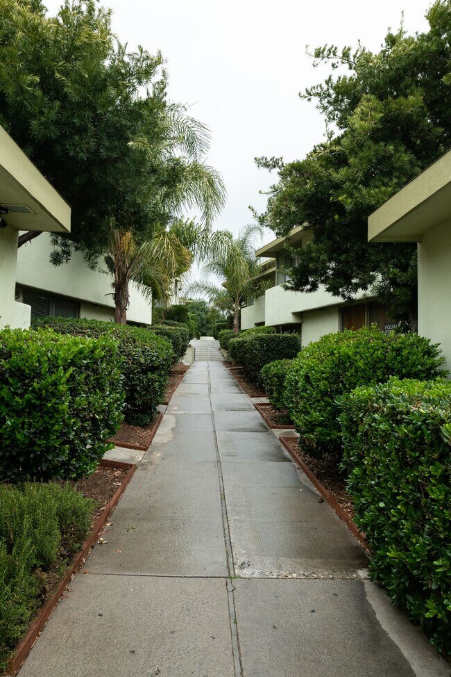 Building Photo - Laurelwood Apartments