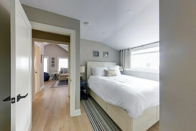 Building Photo - 30 Prospect Hill St