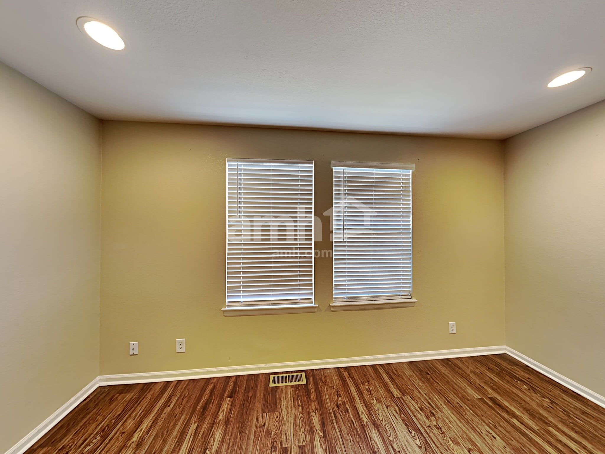 Building Photo - 5525 Kittredge St