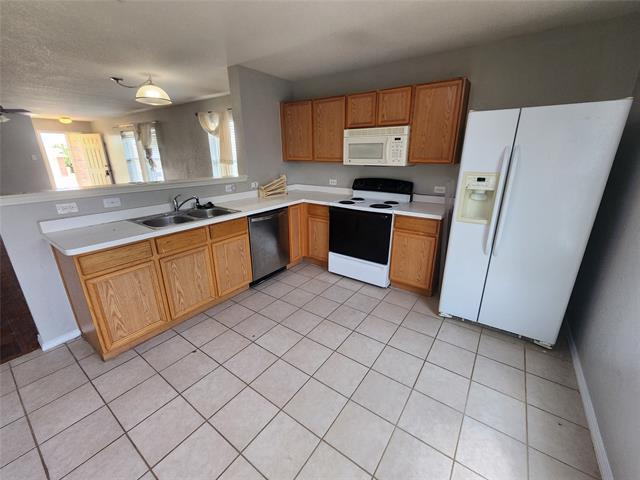 Building Photo - 5525 Parkview Hills Ln