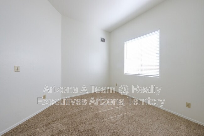 Building Photo - 7332 E Cll Infinito