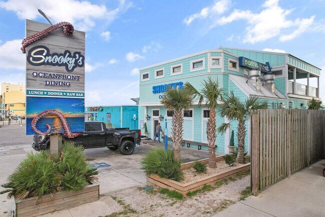 Building Photo - 2200 N Ocean Blvd