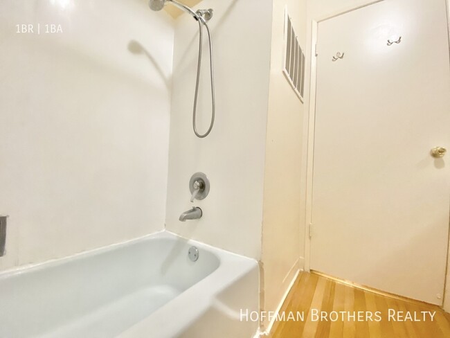 Building Photo - 507 La Fayette Park Pl