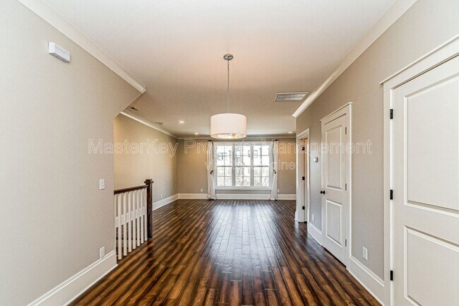 Building Photo - 290 Spring Ave