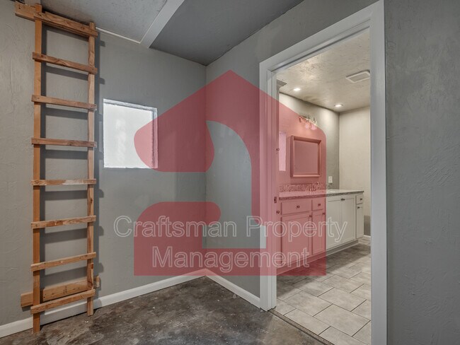 Building Photo - 3132 NW 28th St