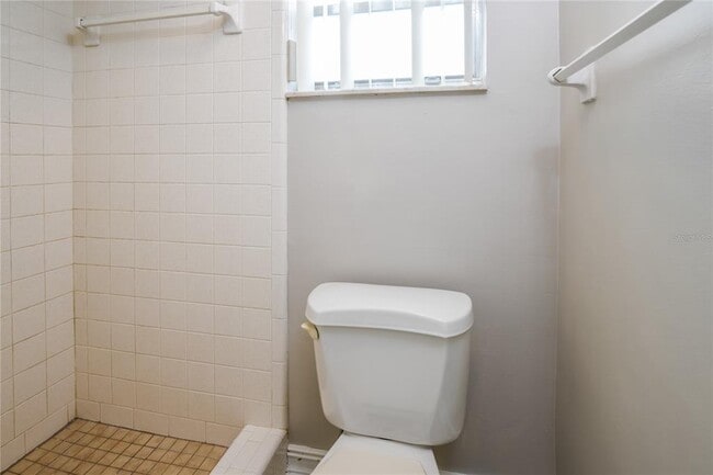 Building Photo - 610 Charlotte Ave