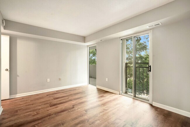 Building Photo - Available Now! 1 Bed / 1 Bath Condo in the...