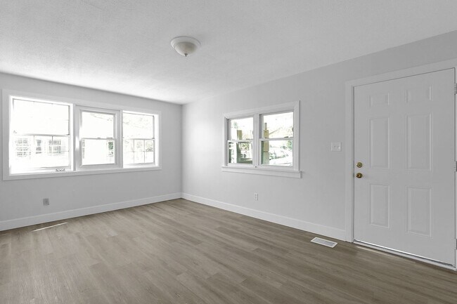 Building Photo - 886-888 Derrer Rd