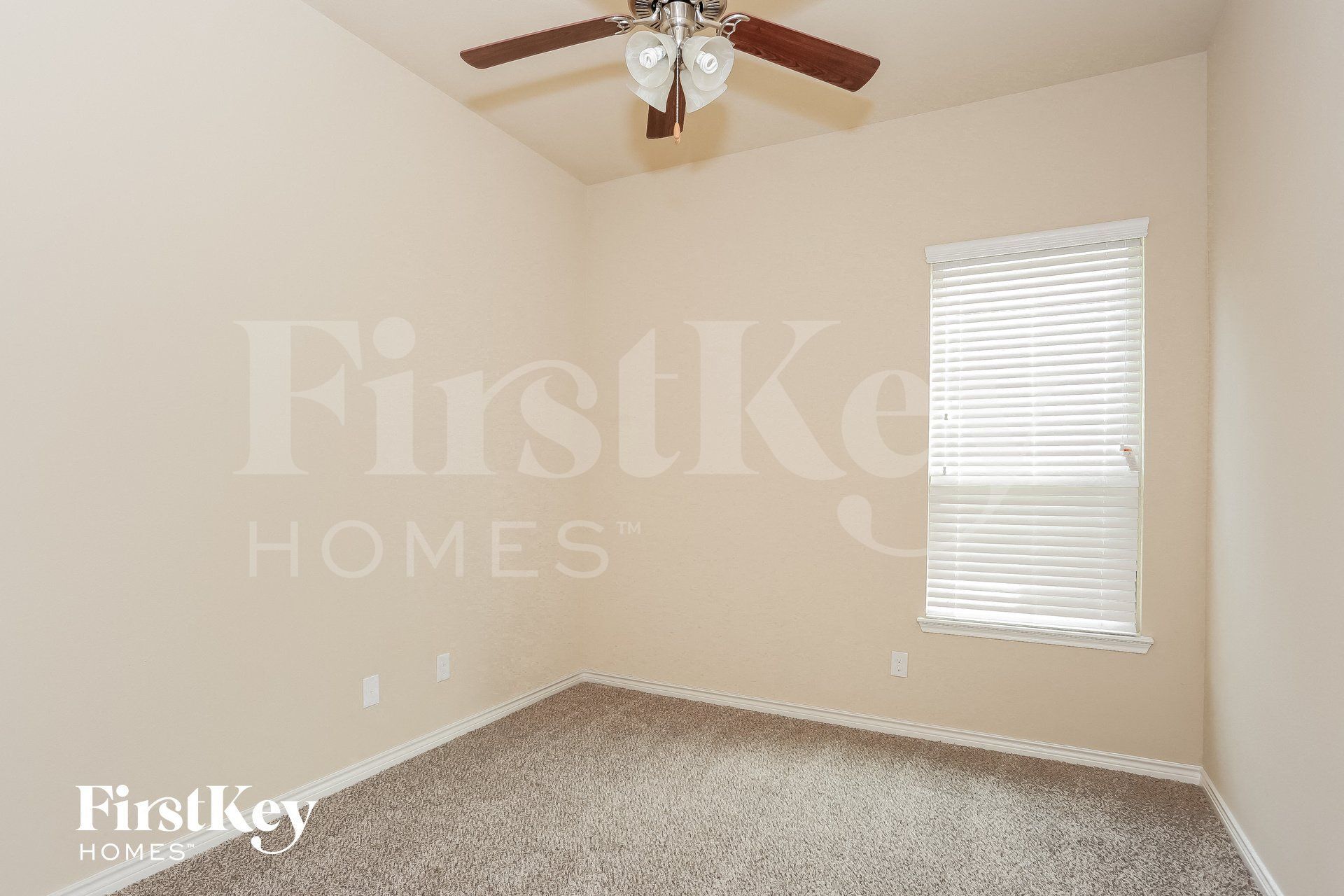 Building Photo - 921 Lake Cypress Ln