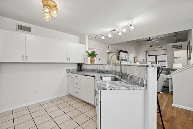 Building Photo - 1356 Glenns Bay Rd