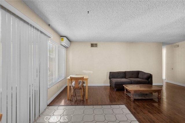 Building Photo - 663 Eston Pl