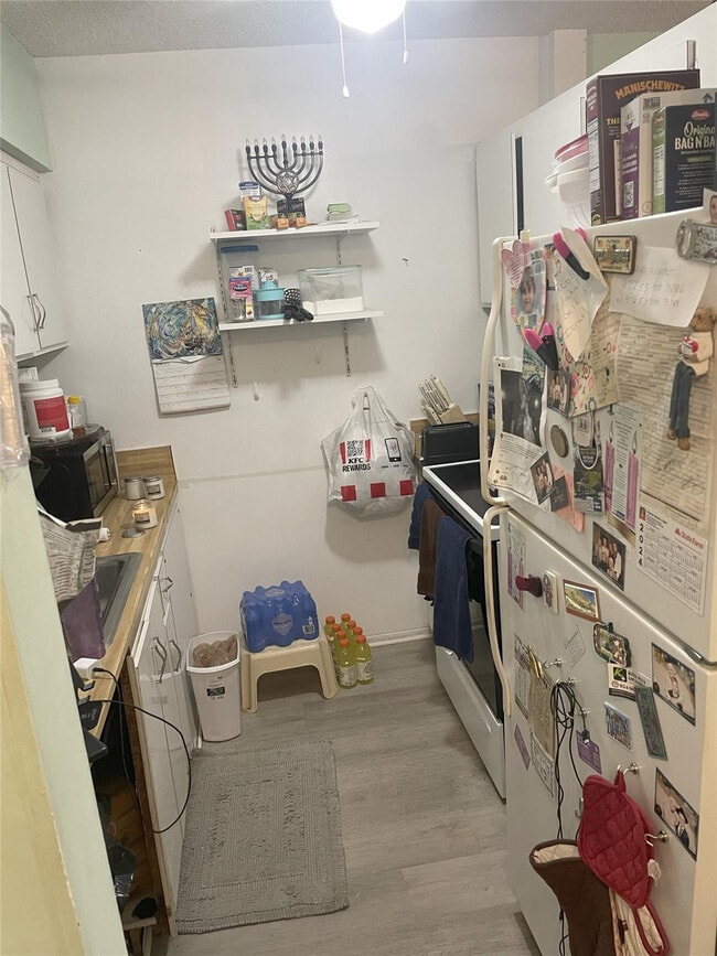 Building Photo - 815 SW 10th Terrace