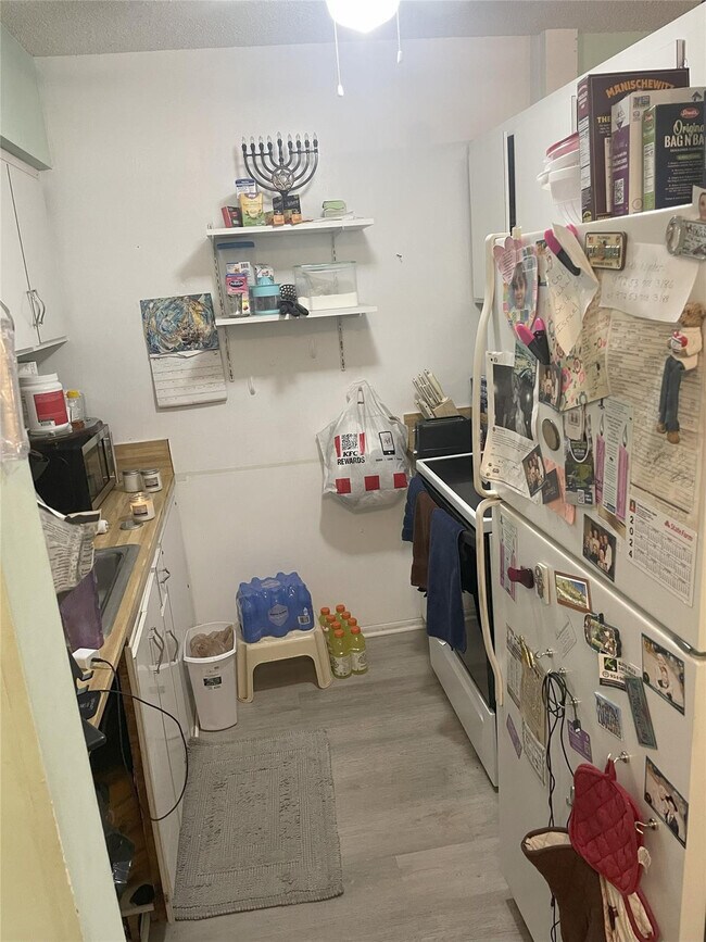 Building Photo - 815 Ter