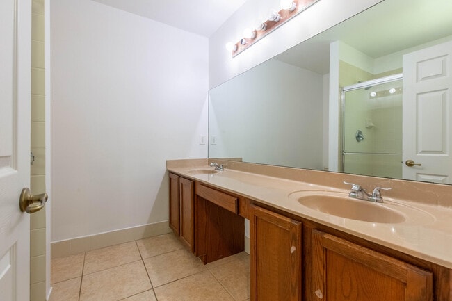 Building Photo - 1011 Arezzo Cir