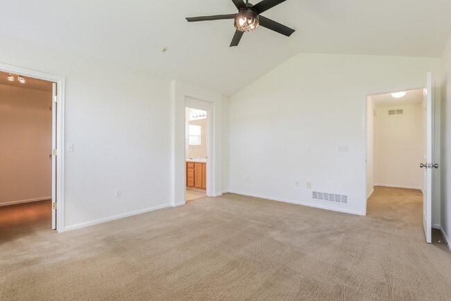 Building Photo - 4-Bedroom Highlands Ranch Home with Finish...