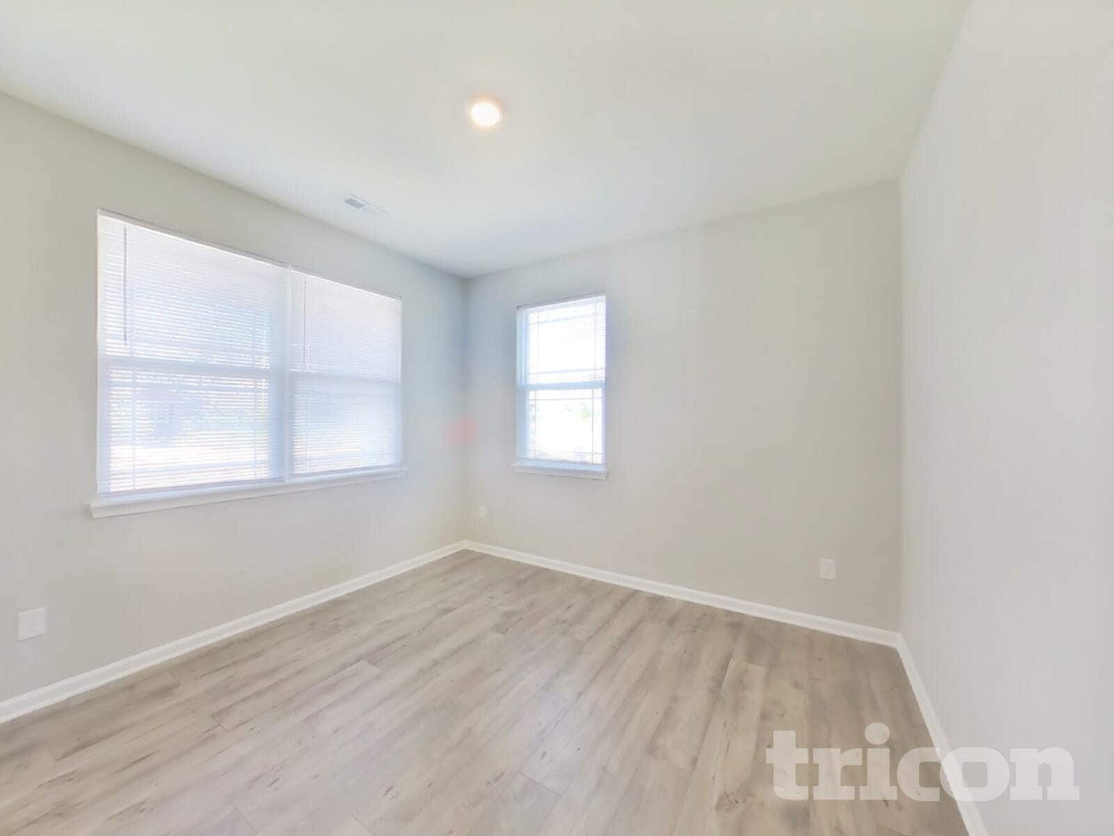 Building Photo - 1658 Fairmount Dr