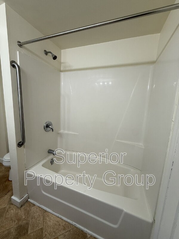 Building Photo - 18 N Fair Oaks Ave