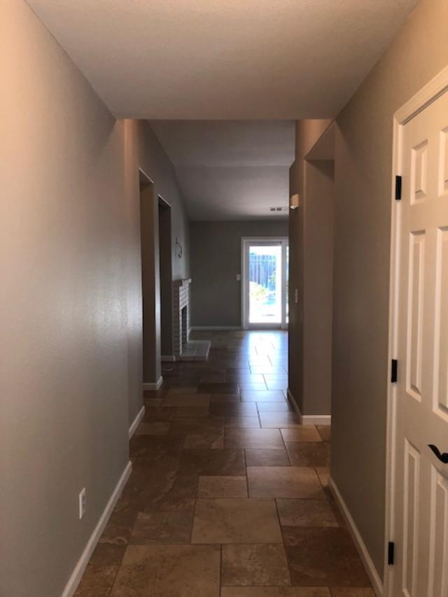 Building Photo - 524 W Russell Ave