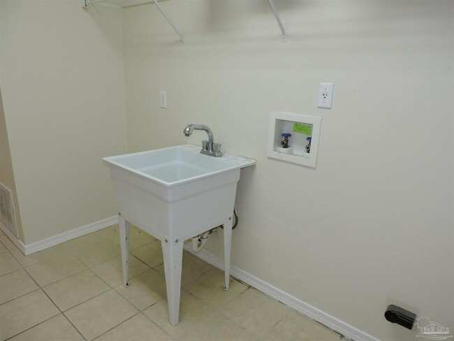 Building Photo - 2145 Jarrod Dr