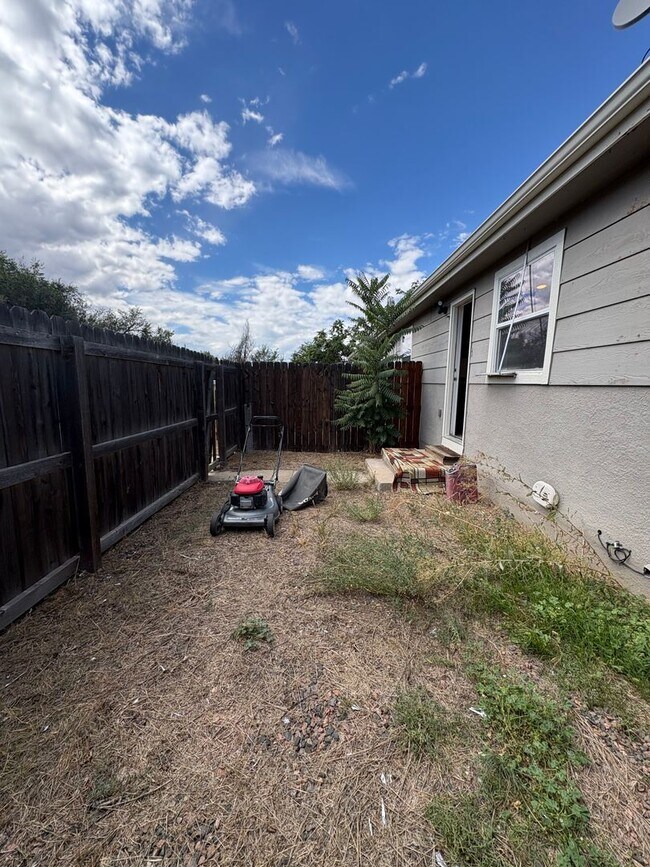 Building Photo - 3230 W 55th Pl