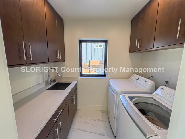 Building Photo - AVAILABLE NOW - Executive Luxury Ocean-View Home in Prime Morro Bay Location - 3 Bed / 3 Bath