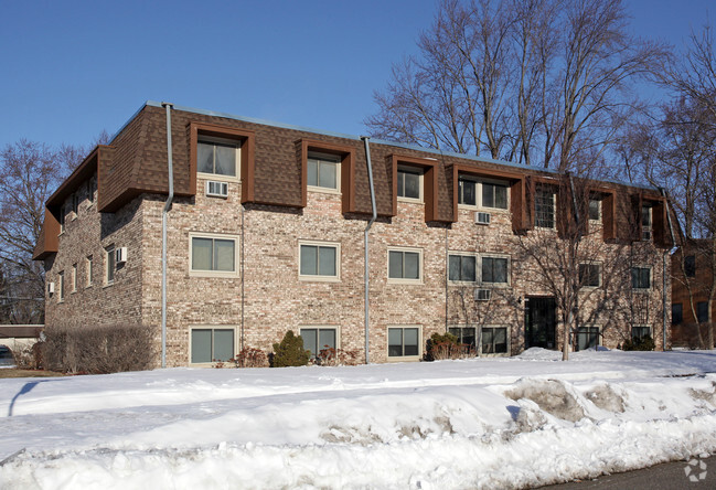 Primary Photo - Fairview Apartments