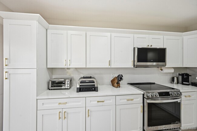 Building Photo - 10775 Waterberry Dr
