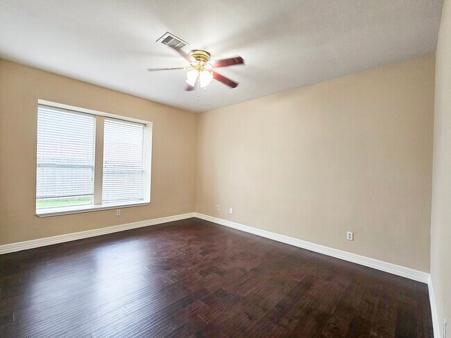 Building Photo - 20810 Balmoral Glen Ln