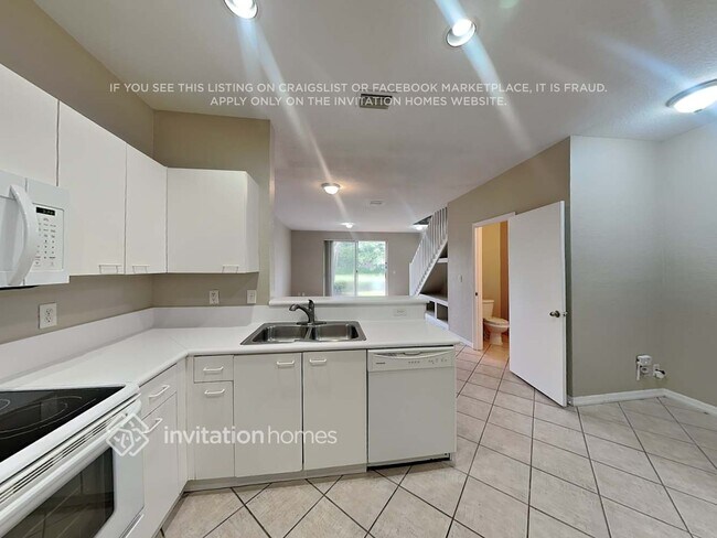 Building Photo - 2440 Cordoba Bend