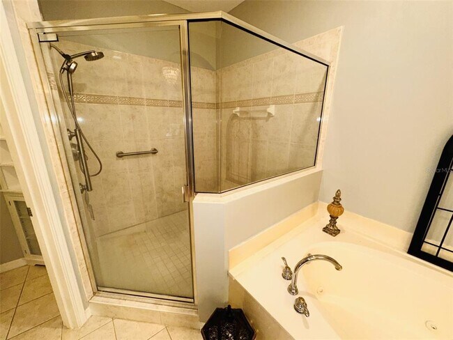 Building Photo - 901 Waterside Ln