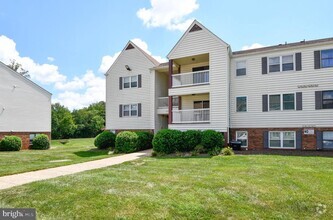 Building Photo - 102 Chesterfield Ln