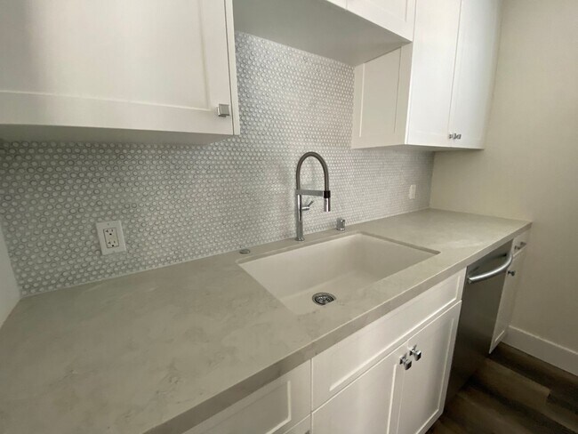 Building Photo - CDM Property