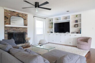 Building Photo - Nice home with a POOL!