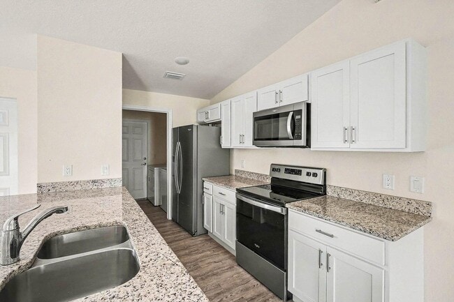 Building Photo - 1031 S Bronze Ct