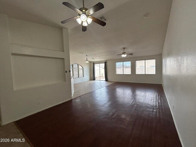 Building Photo - 2202 W Carter Rd