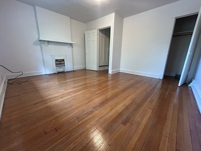 Building Photo - Perfect 3 BR Townhouse in Lovely Squirrel ...