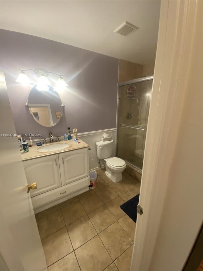 Building Photo - 200 NE 14th Ave